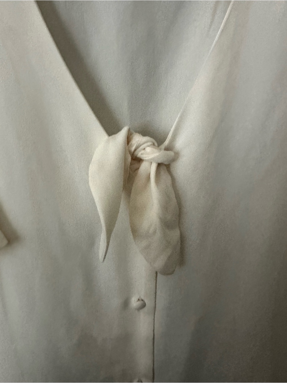 LC Cream colored blouse with tie front bow - Picture 3 of 5